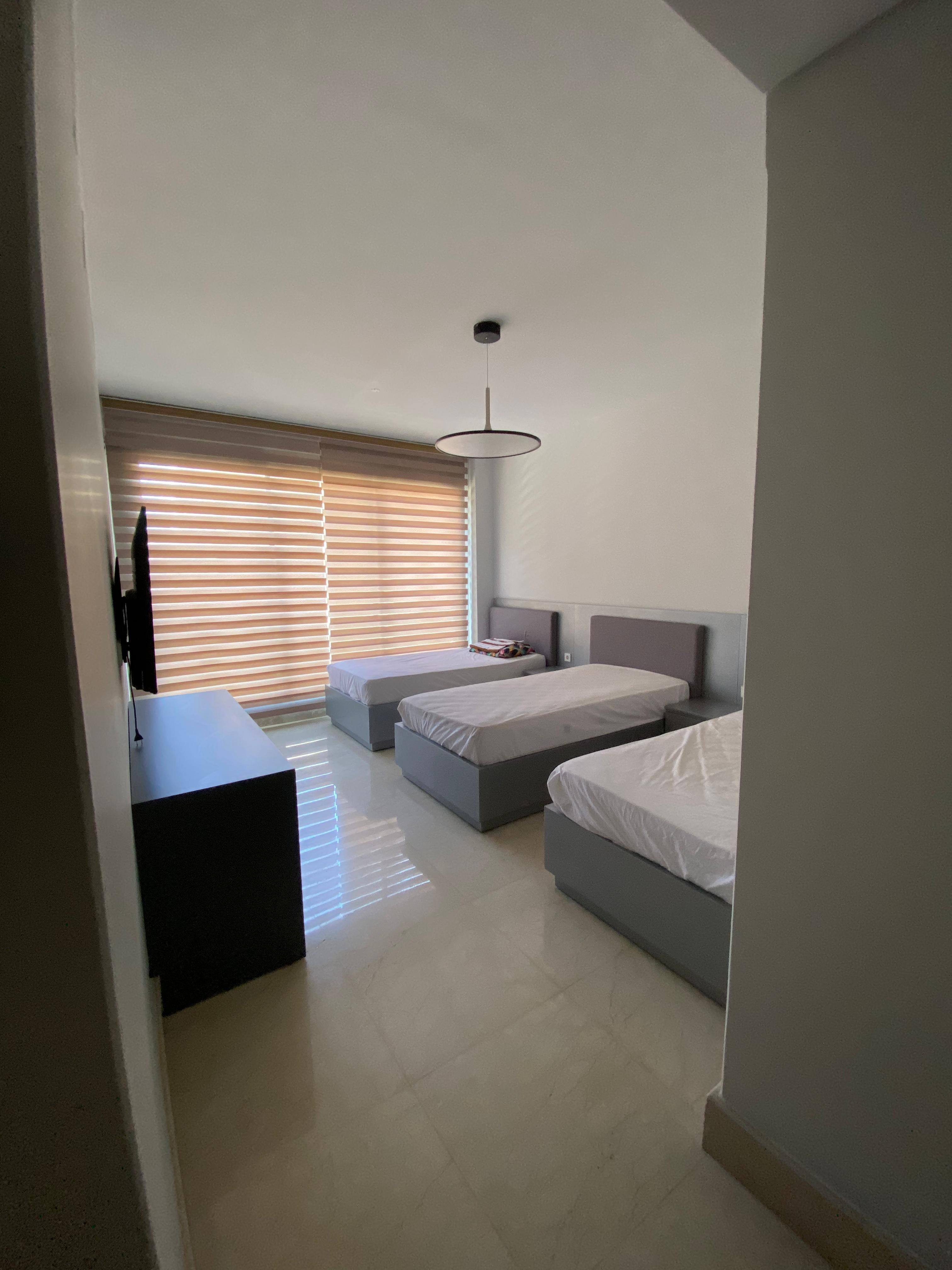 Raouche, Beirut, Beirut, 4 Bedrooms Bedrooms, 4 Rooms Rooms,4 BathroomsBathrooms,Apartment,Buy,16573096182