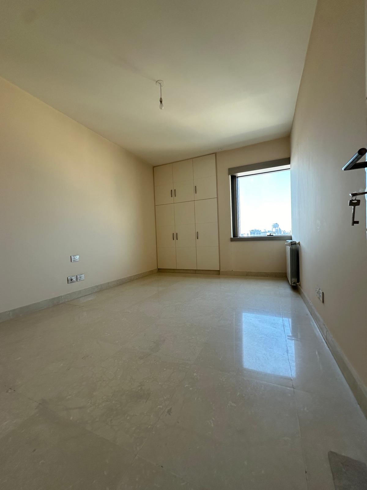 Hamra, Beirut, Beirut, 3 Bedrooms Bedrooms, 3 Rooms Rooms,3 BathroomsBathrooms,Apartment,Rent,18202831086