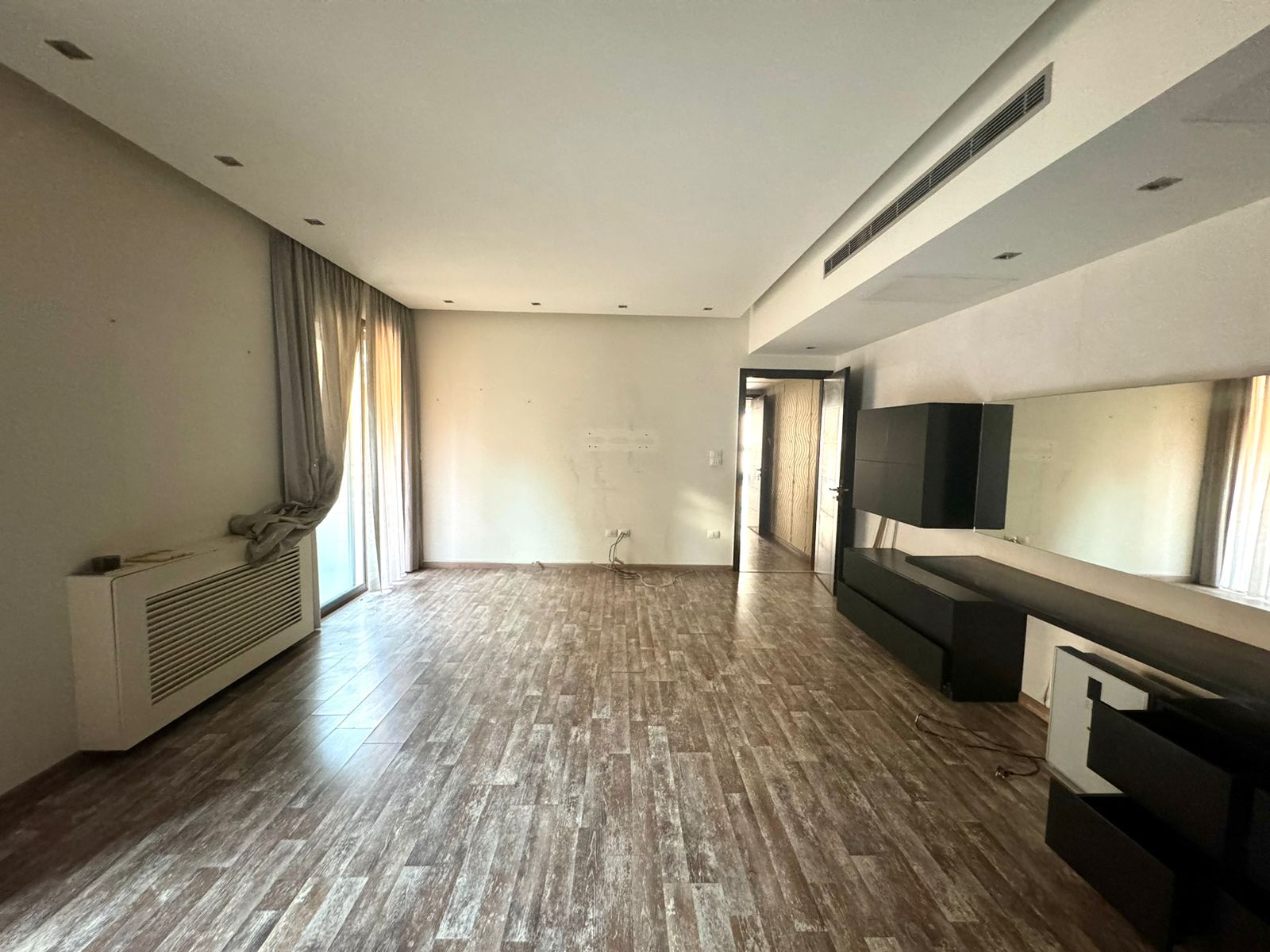 Clemenceau, Beirut, Lebanon, 2 Bedrooms Bedrooms, 2 Rooms Rooms,3 BathroomsBathrooms,Apartment,Buy,19058336200