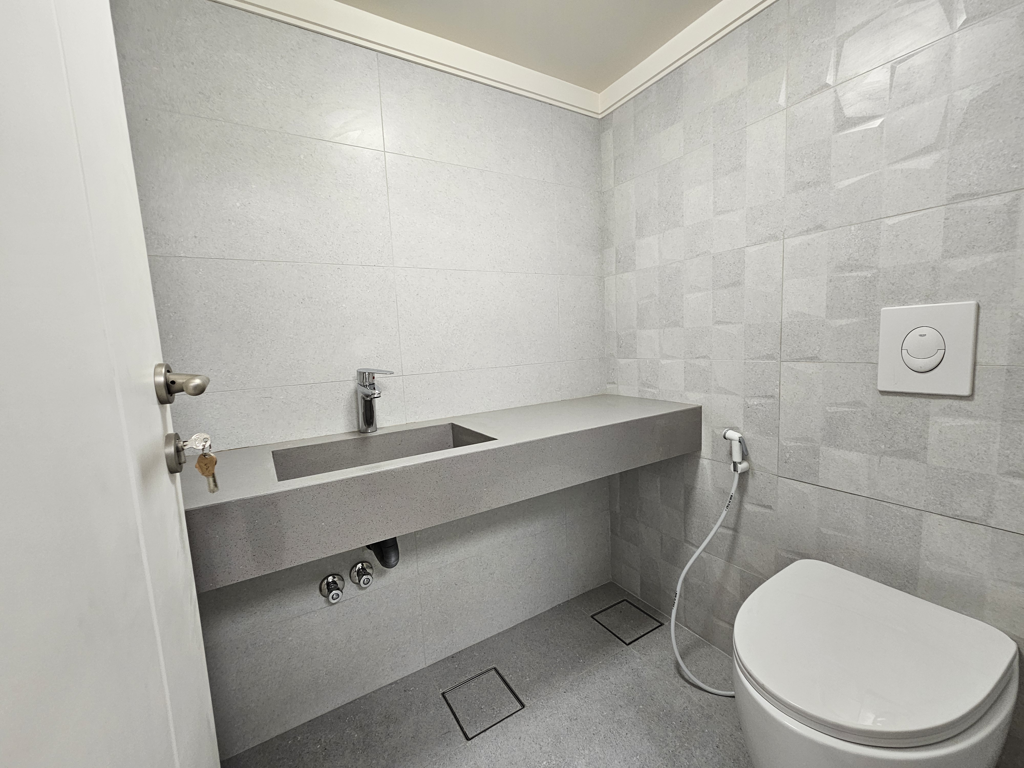 Hamra, Beirut, Beirut, ,1 BathroomBathrooms,Office,Rent,10859924417