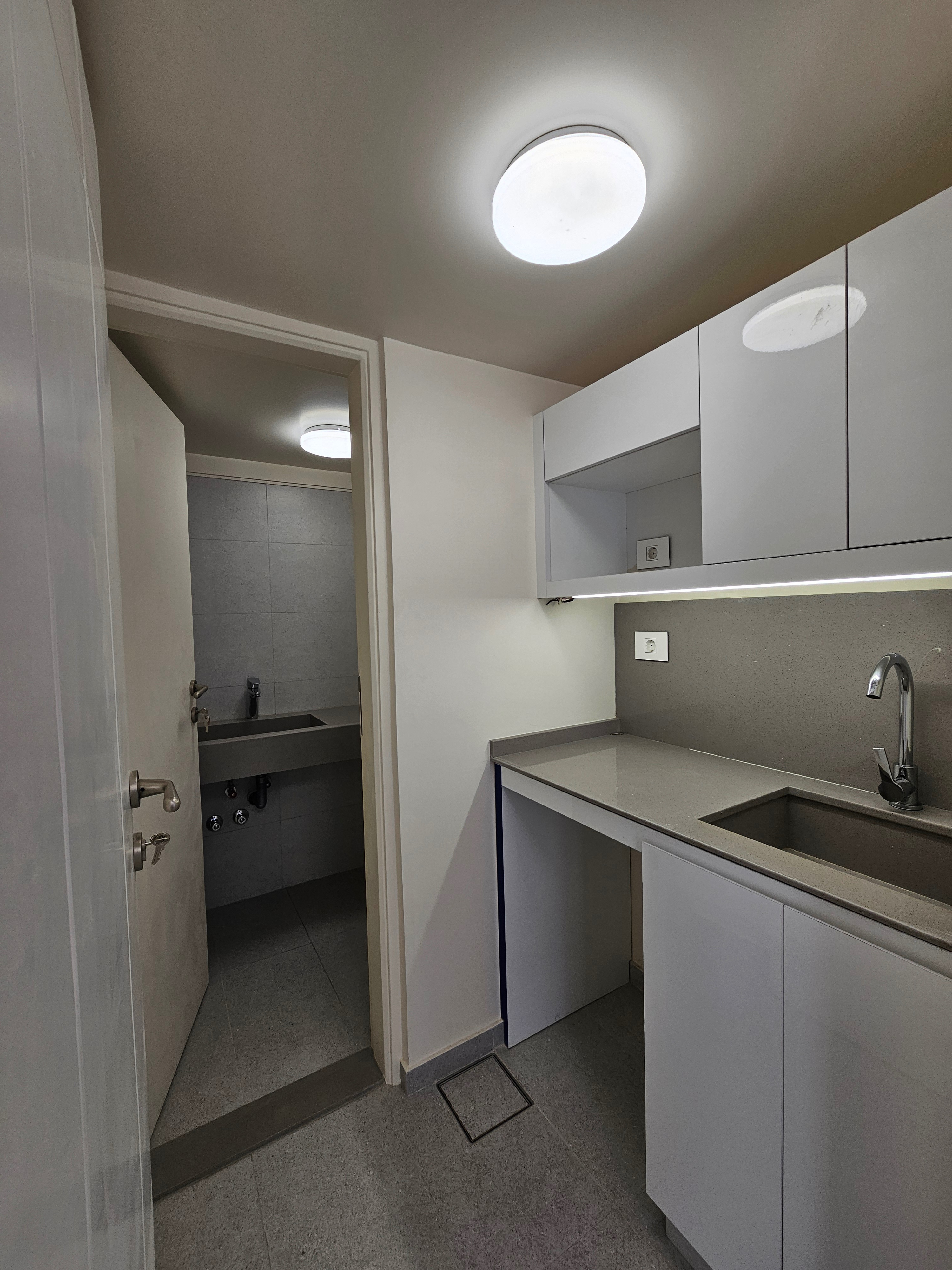 Hamra, Beirut, Beirut, ,1 BathroomBathrooms,Office,Rent,10859924417