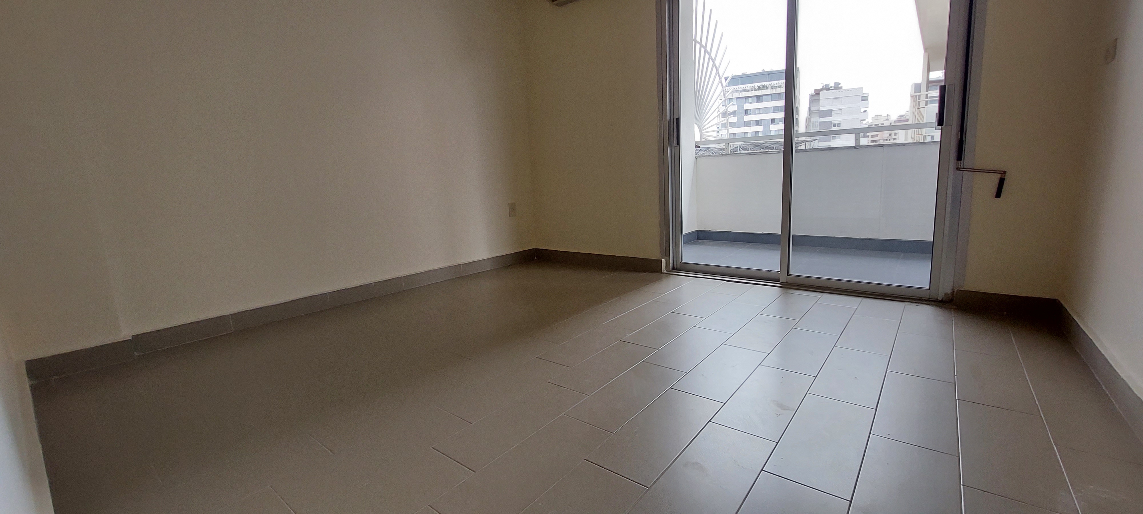 Badaro, Beirut, Beirut, 3 Bedrooms Bedrooms, 3 Rooms Rooms,3 BathroomsBathrooms,Apartment,Rent,11848176348