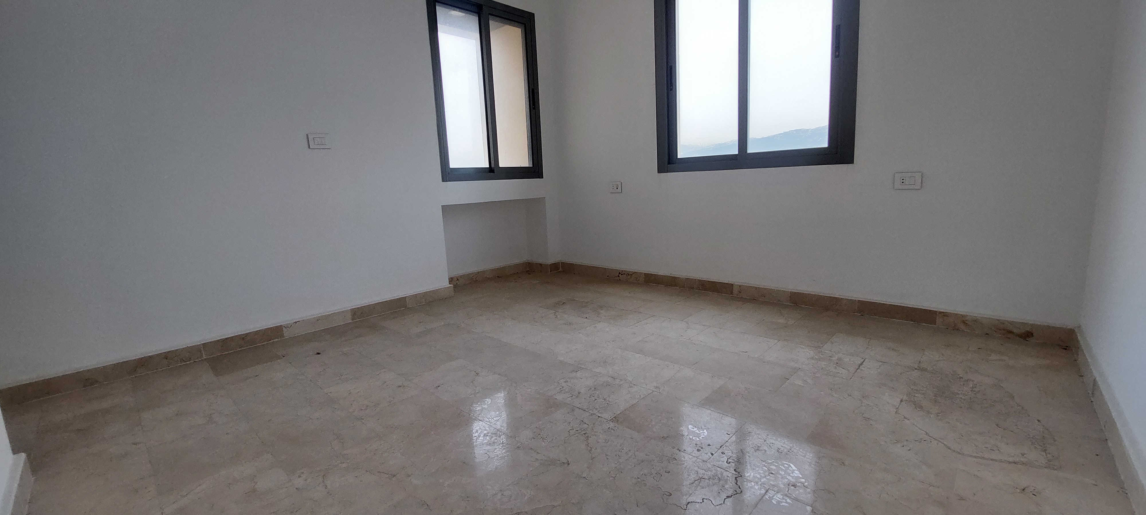 Badaro, Beirut, Beirut, 3 Bedrooms Bedrooms, 3 Rooms Rooms,4 BathroomsBathrooms,Apartment,Buy,11941386213