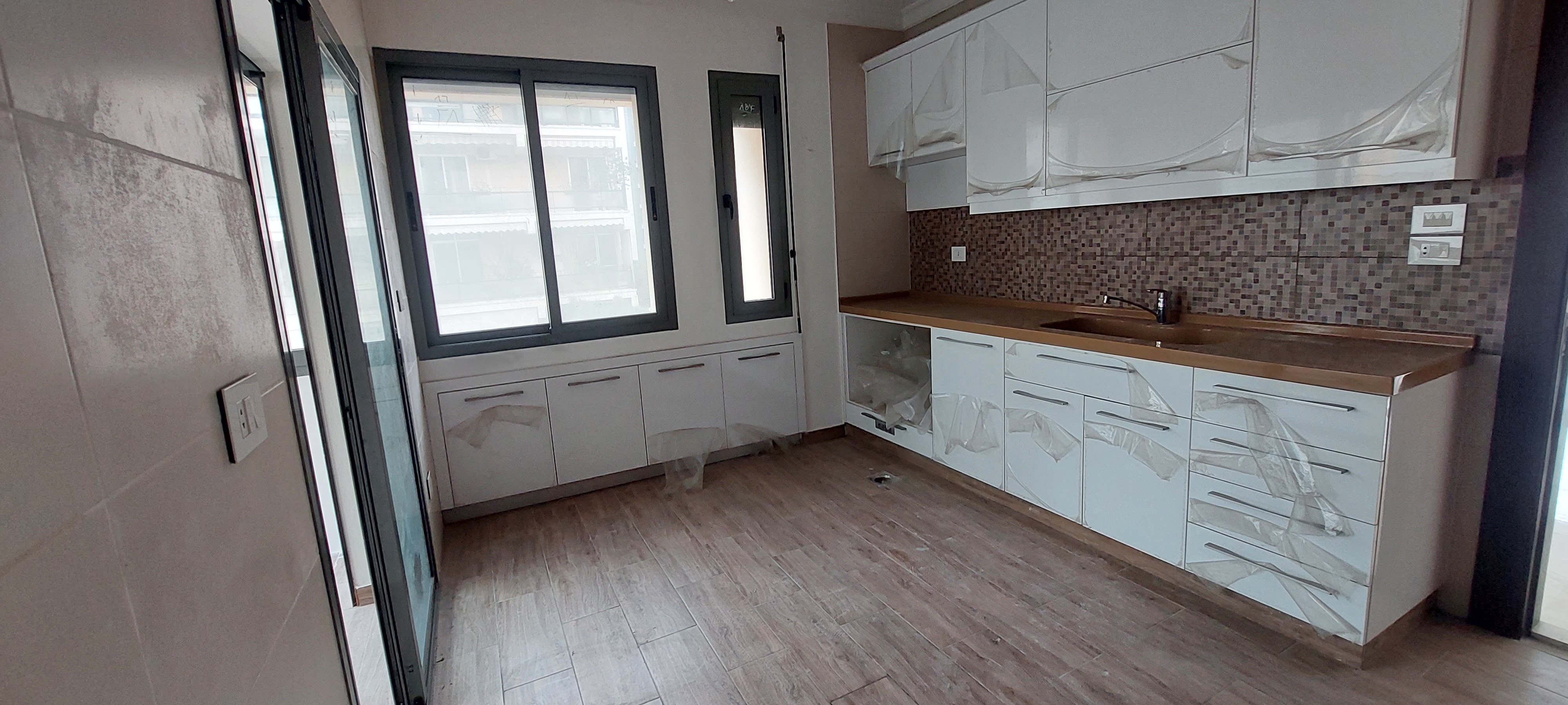 Badaro, Beirut, Beirut, 3 Bedrooms Bedrooms, 3 Rooms Rooms,4 BathroomsBathrooms,Apartment,Buy,12101097407