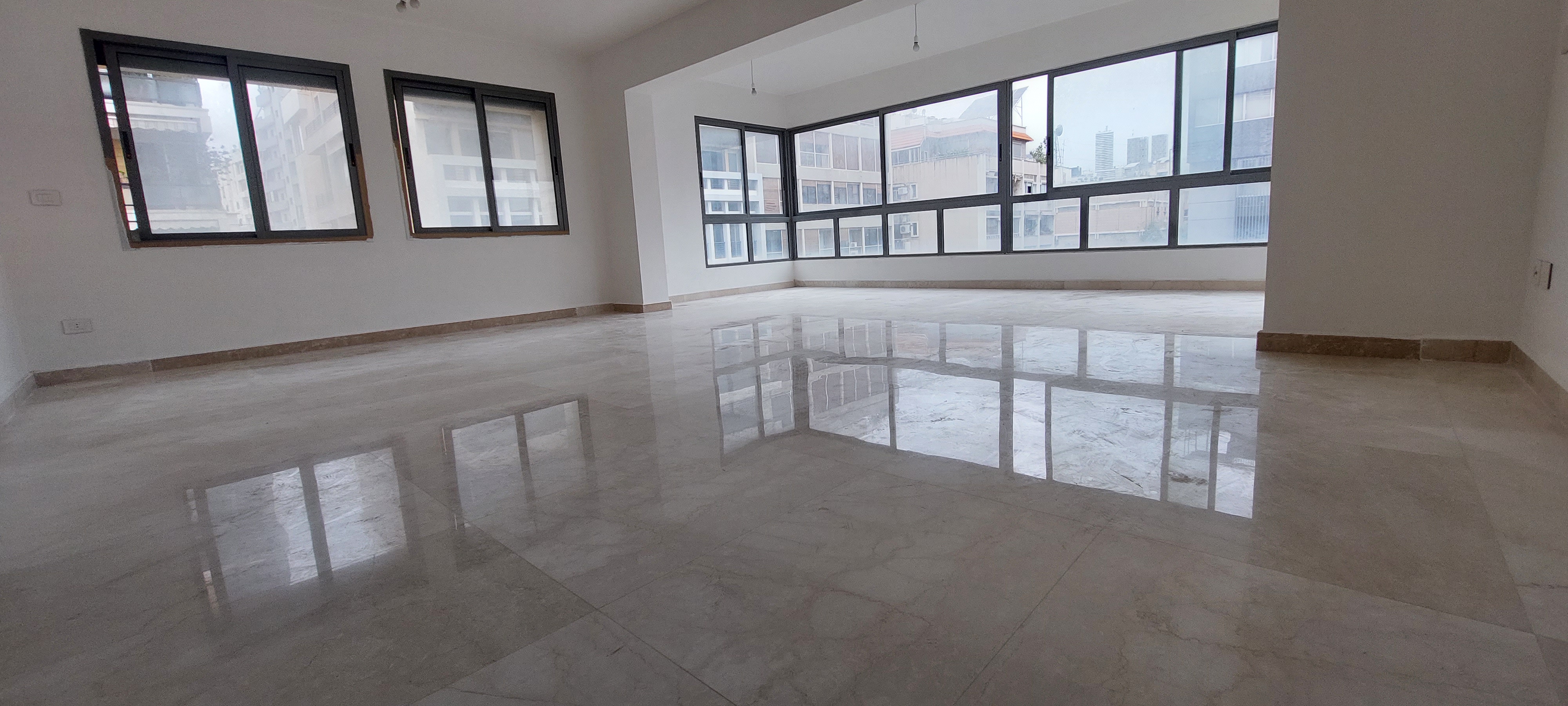 Badaro, Beirut, Beirut, 3 Bedrooms Bedrooms, 3 Rooms Rooms,4 BathroomsBathrooms,Apartment,Buy,12101097407