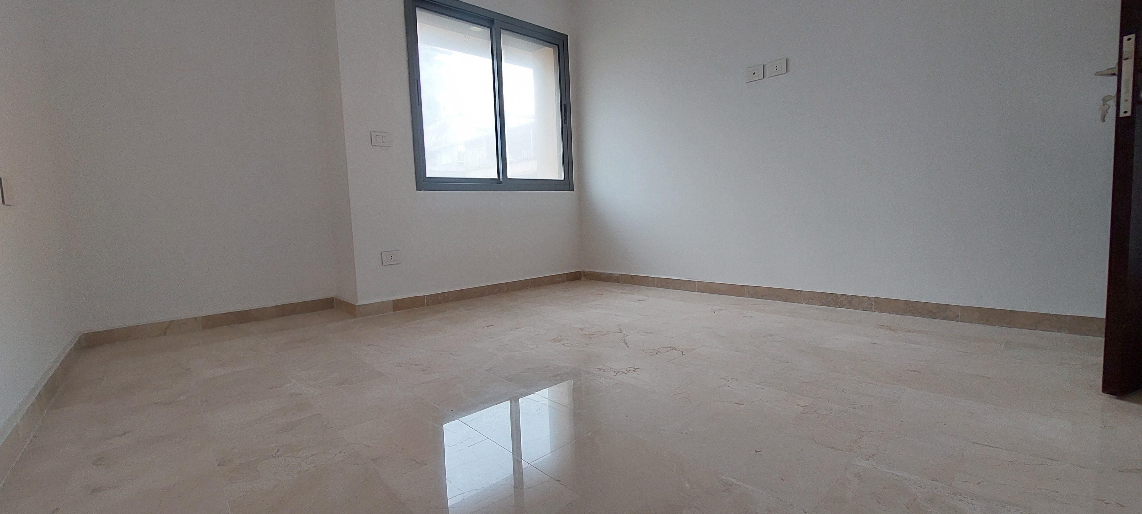 Badaro, Beirut, Beirut, 3 Bedrooms Bedrooms, 3 Rooms Rooms,4 BathroomsBathrooms,Apartment,Buy,12101097407