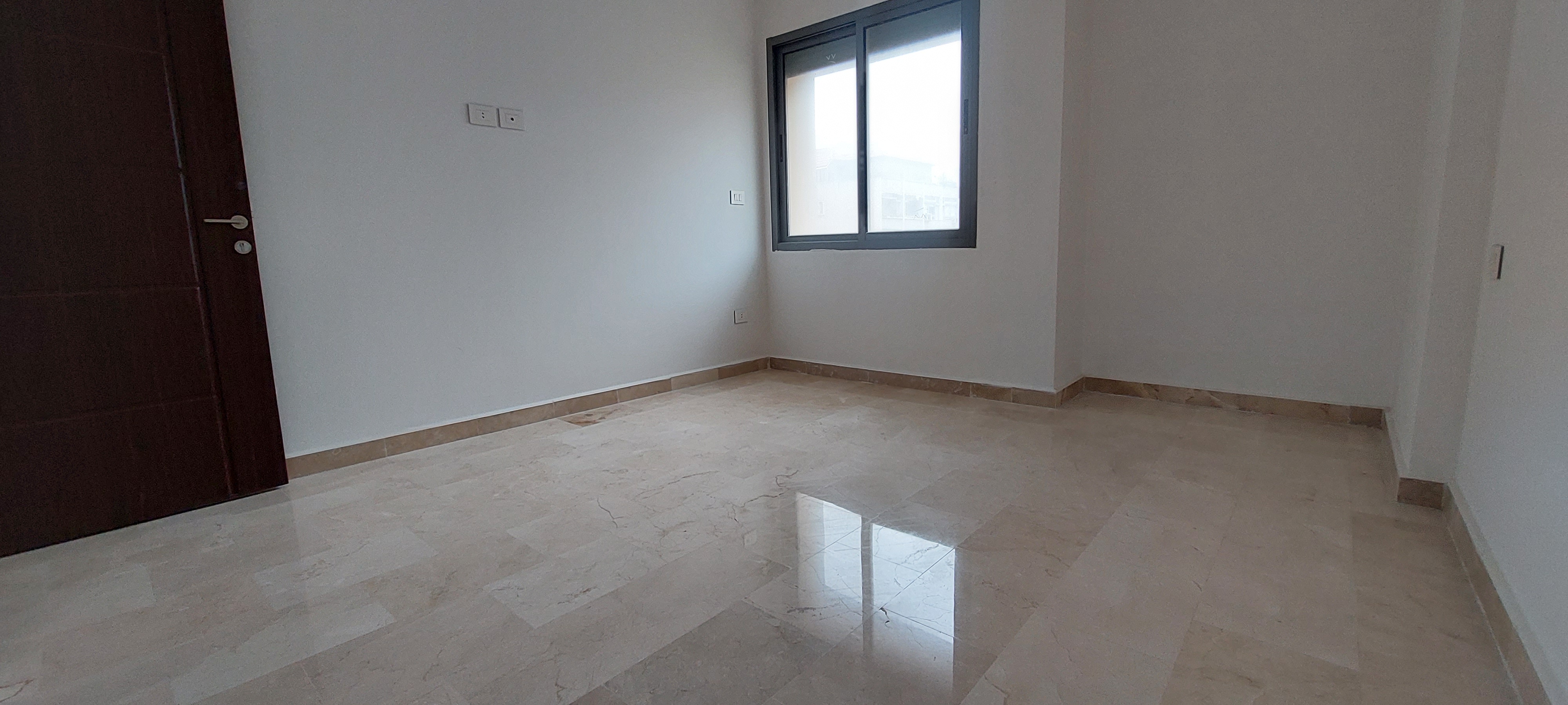 Badaro, Beirut, Beirut, 3 Bedrooms Bedrooms, 3 Rooms Rooms,4 BathroomsBathrooms,Apartment,Buy,12101097407