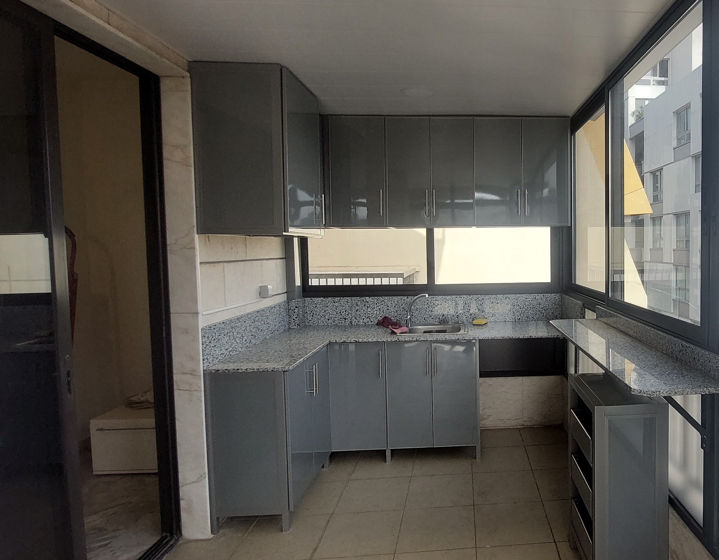 Achrafieh, Beirut, Beirut, 2 Bedrooms Bedrooms, 2 Rooms Rooms,1 BathroomBathrooms,Apartment,Rent,12595563241