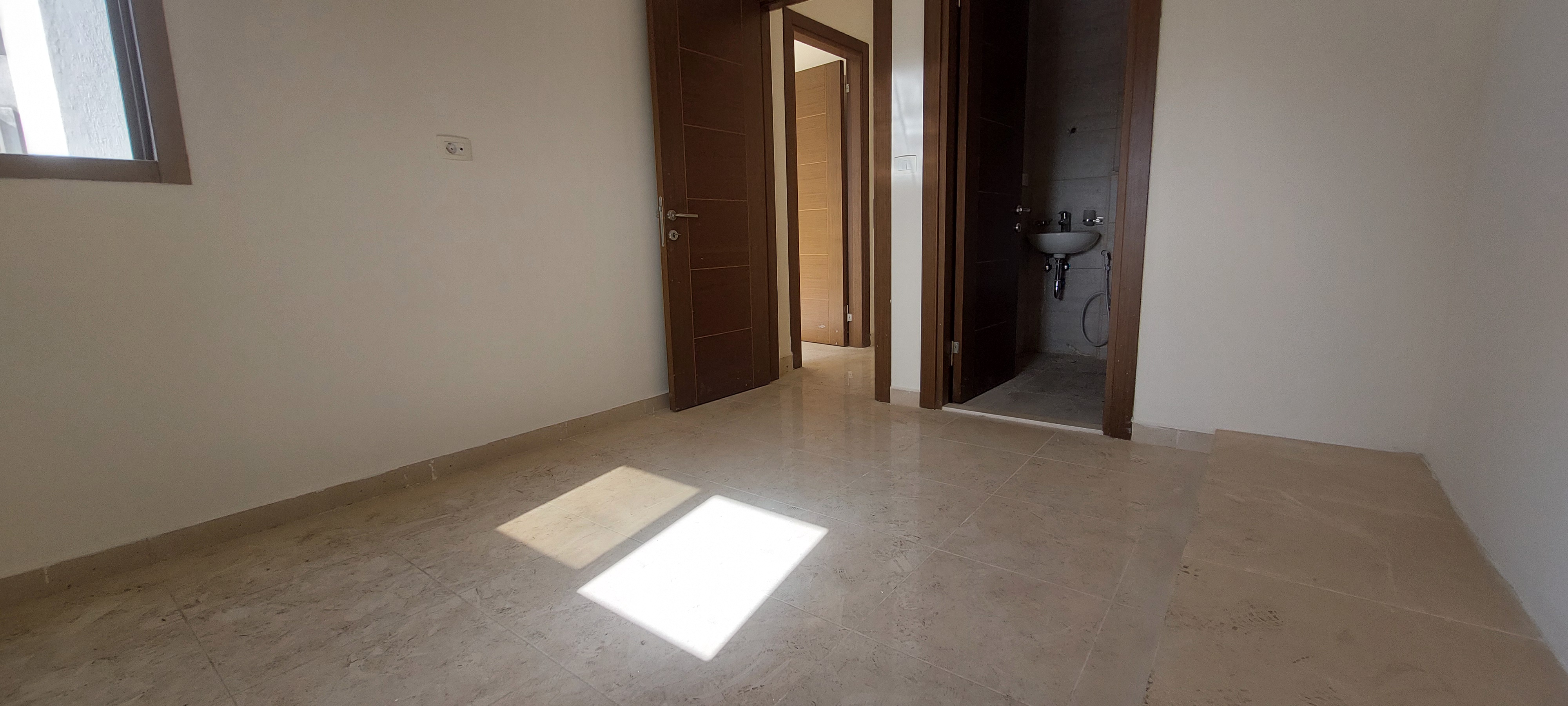 Achrafieh, Beirut, Lebanon, 2 Bedrooms Bedrooms, 2 Rooms Rooms,2 BathroomsBathrooms,Apartment,Rent,12737258442