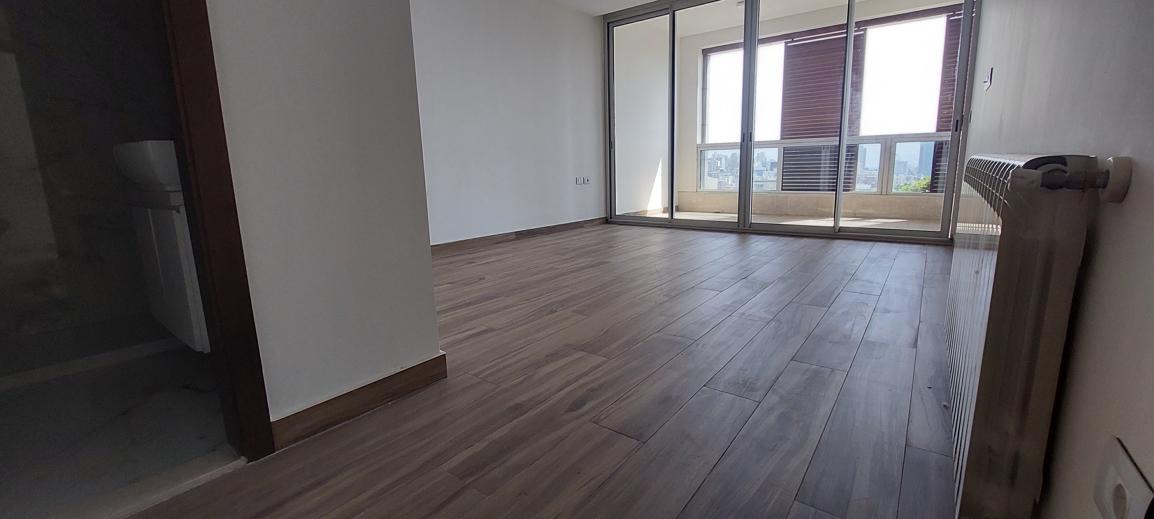 Ras Al Nabaa, Beirut, Beirut, 3 Bedrooms Bedrooms, 3 Rooms Rooms,4 BathroomsBathrooms,Apartment,Rent,13272984796