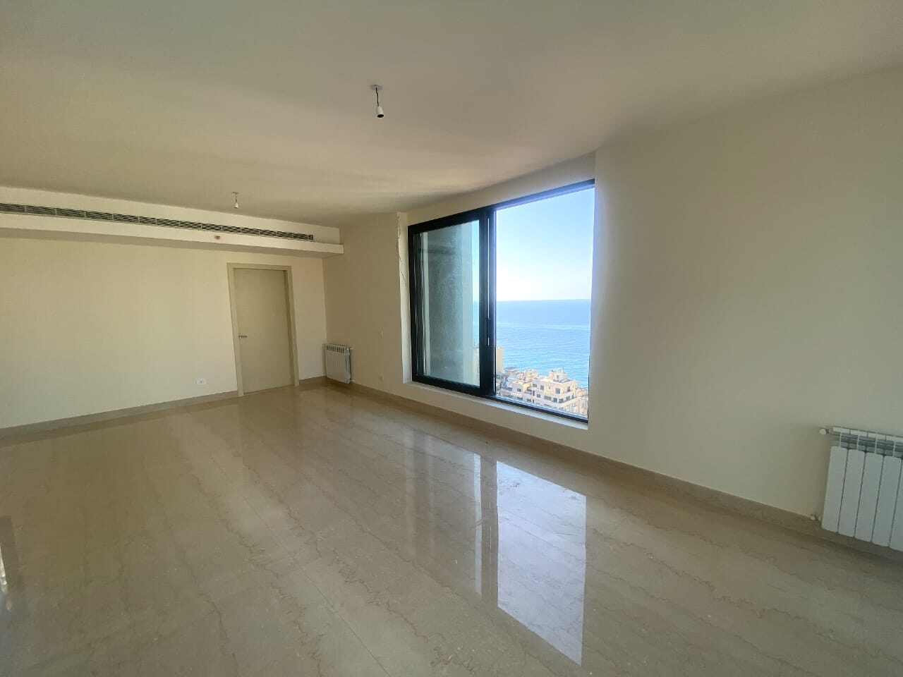 Ain El Mreisseh, Beirut, Beirut, 3 Bedrooms Bedrooms, 3 Rooms Rooms,4 BathroomsBathrooms,Apartment,Rent,15135625964