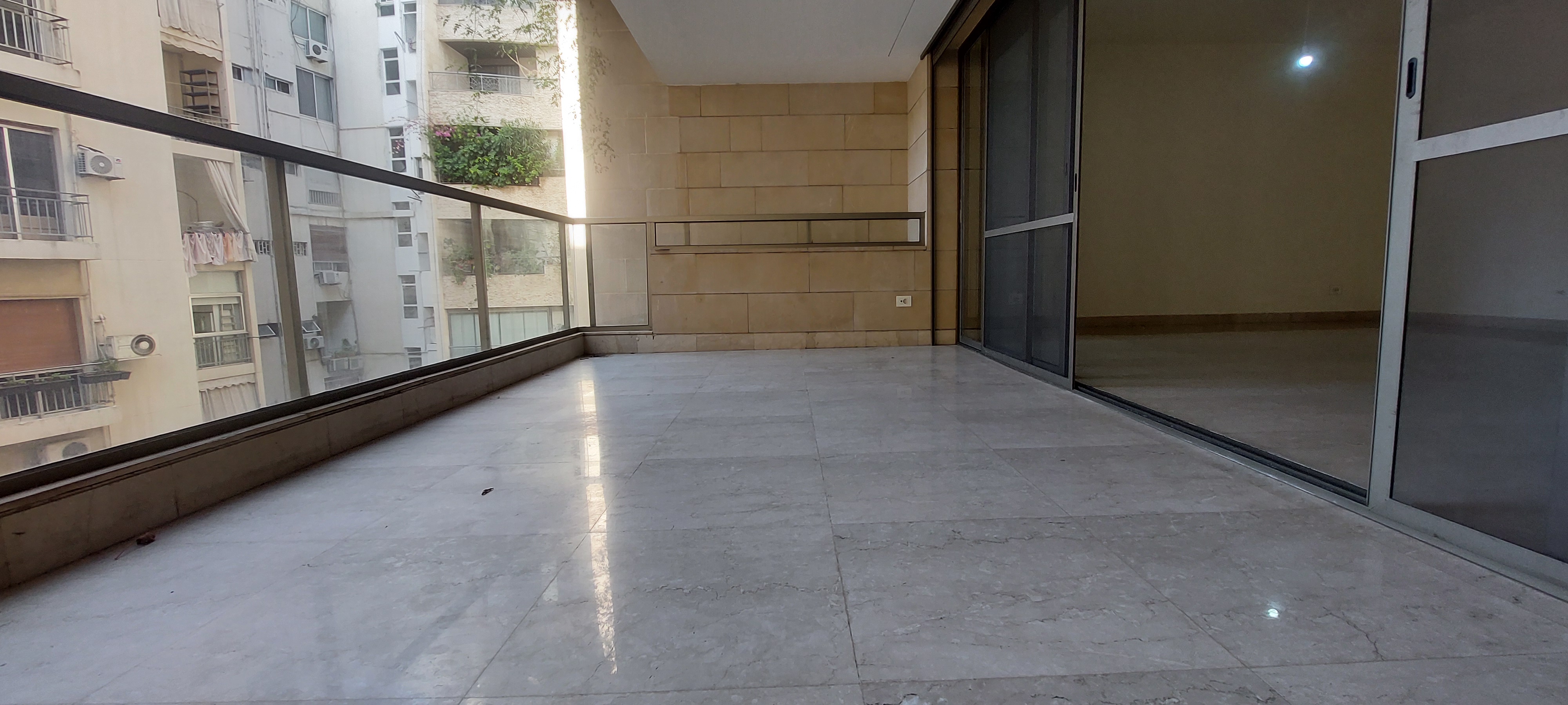 Achrafieh, Beirut, Beirut, 3 Bedrooms Bedrooms, 3 Rooms Rooms,4 BathroomsBathrooms,Apartment,Buy,15146503909