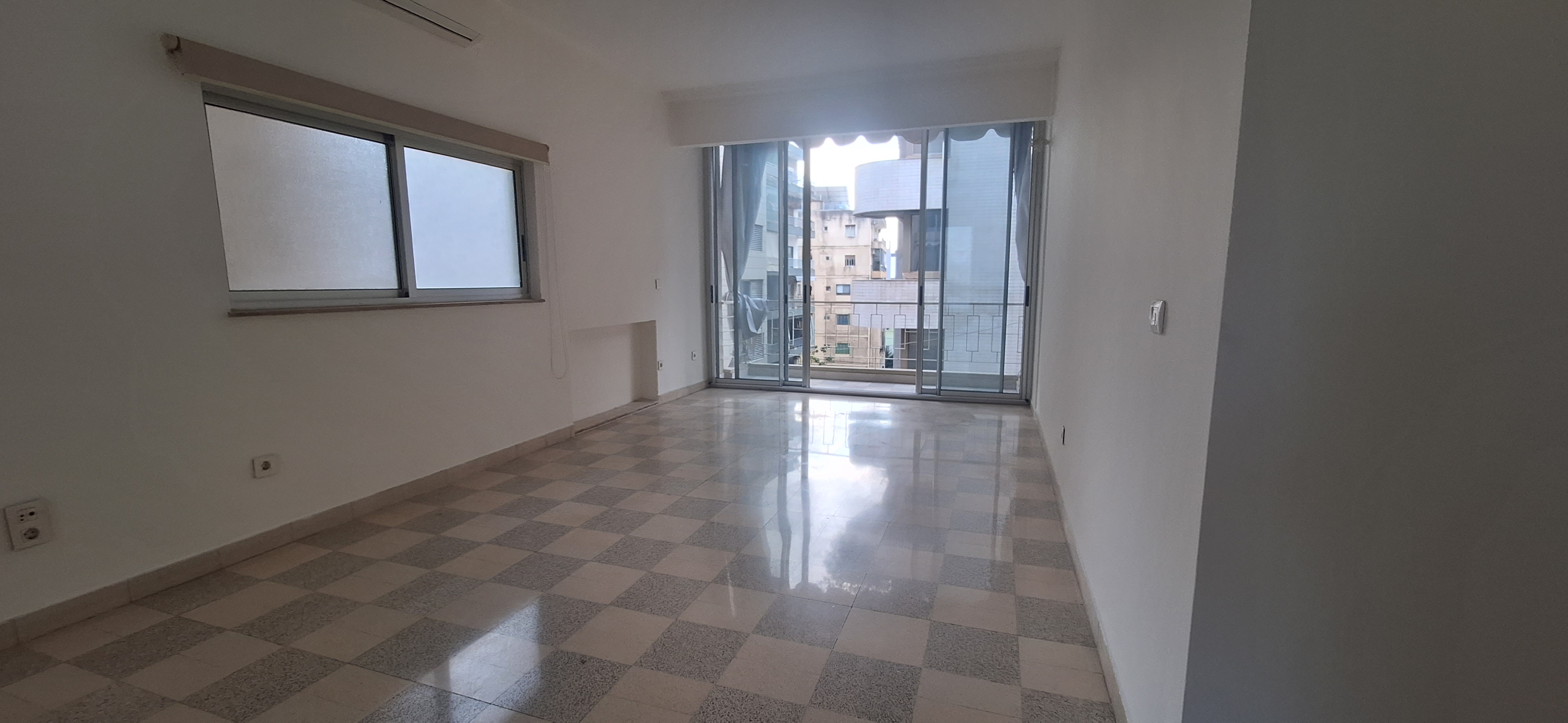 Achrafieh, Beirut, Lebanon, 2 Bedrooms Bedrooms, 2 Rooms Rooms,3 BathroomsBathrooms,Apartment,Rent,15407106531